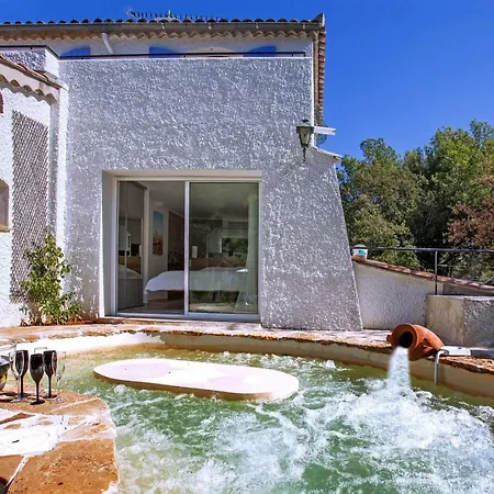 La Bastide Belle Vue فيلة *